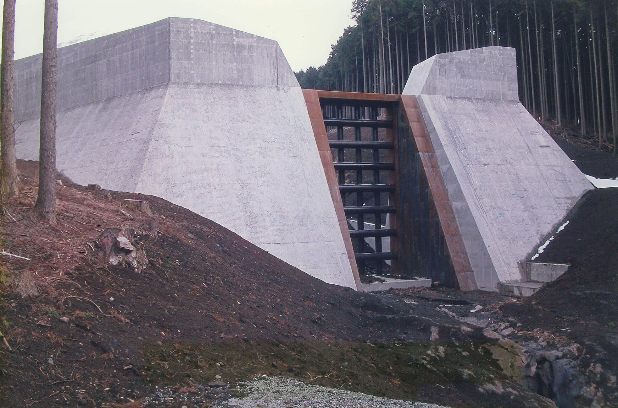 平成23年1月 鞍骨沢砂防堰堤工事（富士砂防）